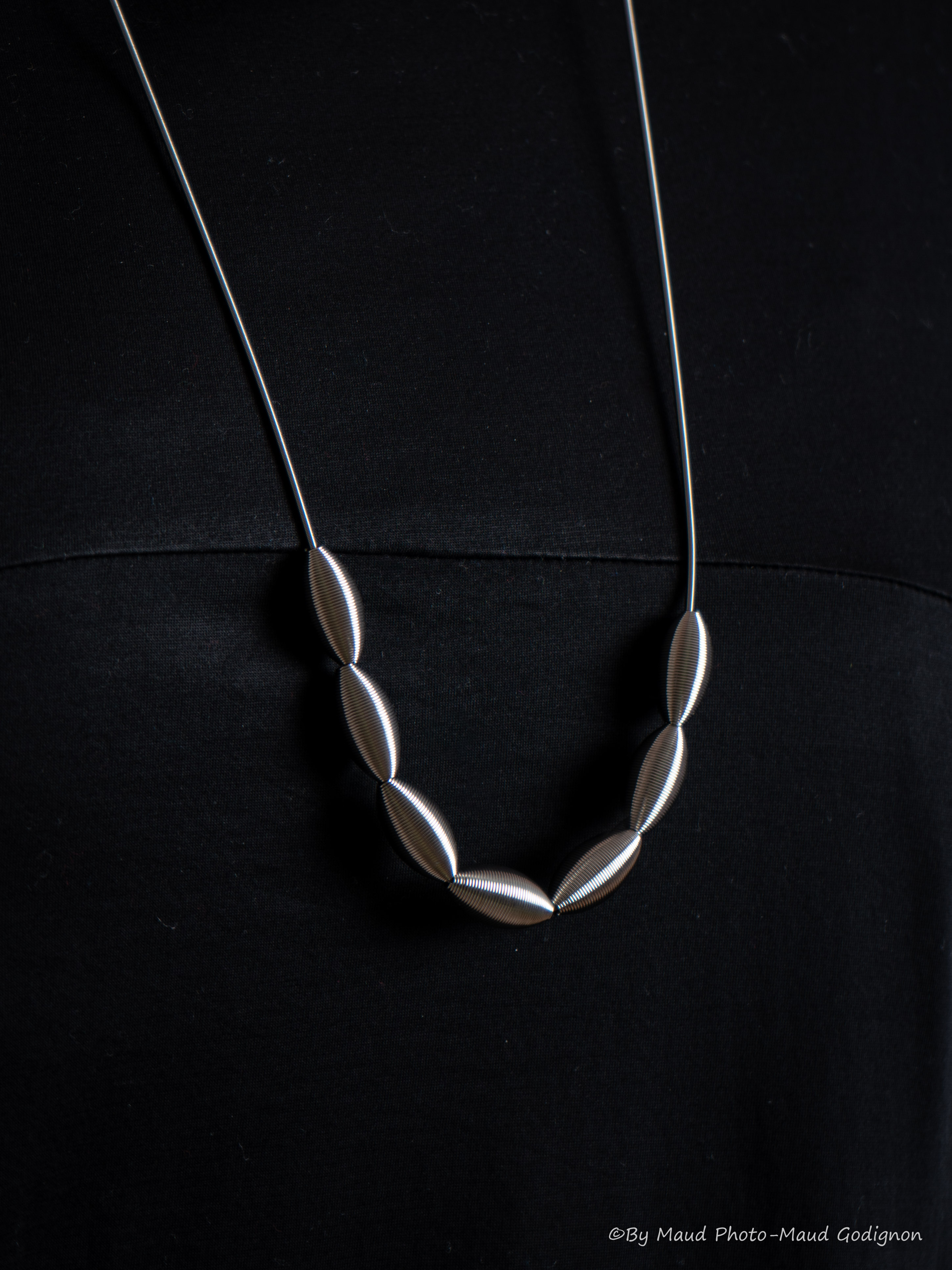 Les dernières nouveautés de Tiziana Redavid. Le Pendentif Olive existe en deux versions acier ou bronze... un de mes coups de cœur de cette série de nouveautés chez La Molllla.